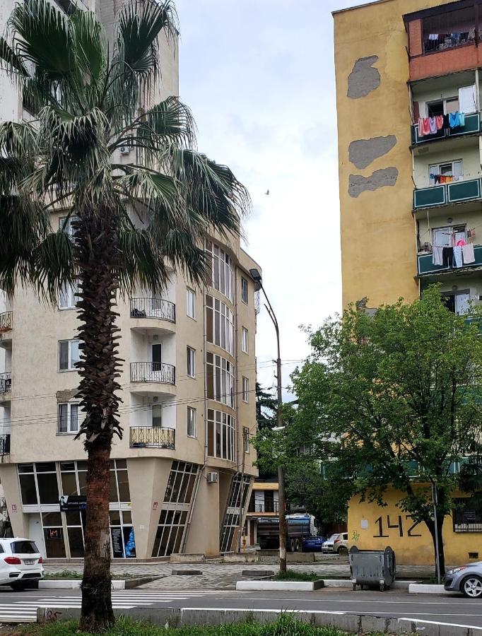 Green Palma Kutaisi Bagian luar foto