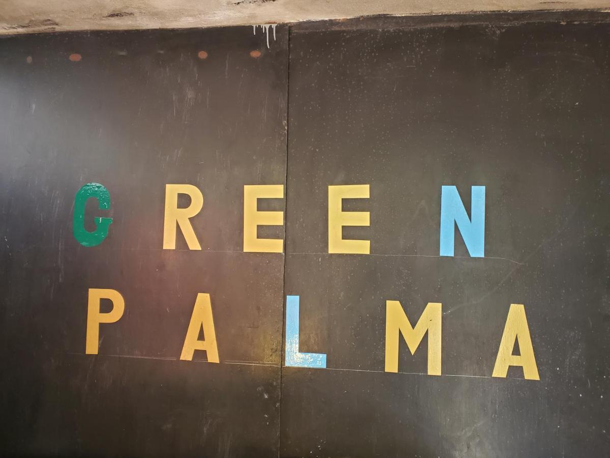 Green Palma Kutaisi Bagian luar foto