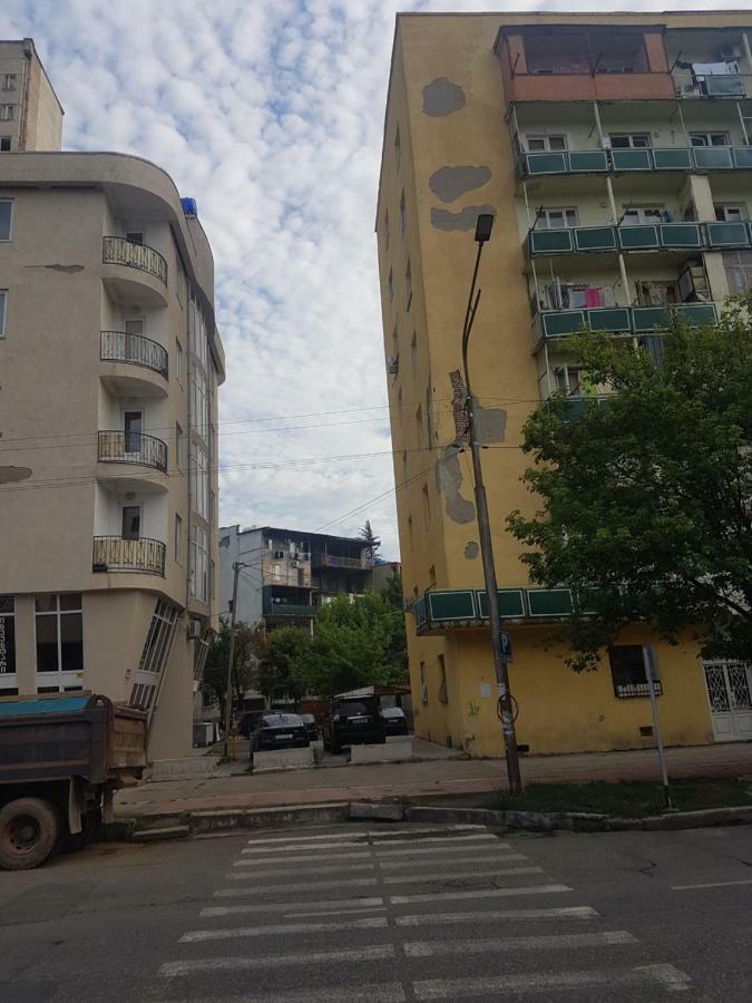 Green Palma Kutaisi Bagian luar foto